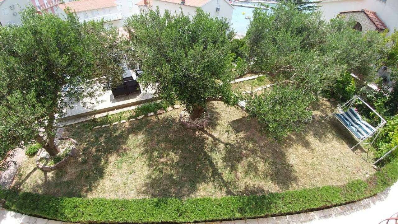 Apartments Dora Banjol المظهر الخارجي الصورة